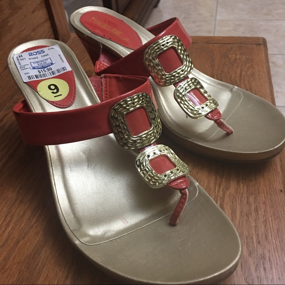 Shoe